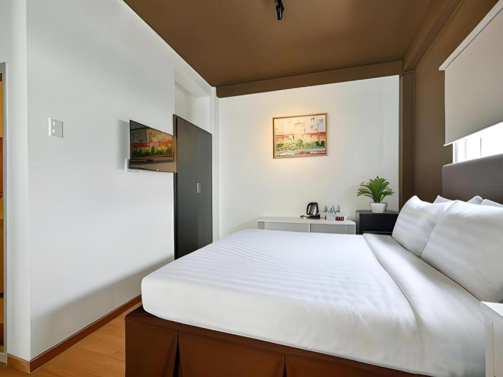 The Noble Swan Wood Park Hotel Ho Şi Min Exterior foto