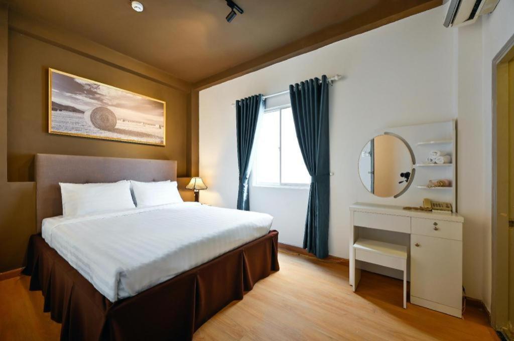 The Noble Swan Wood Park Hotel Ho Şi Min Exterior foto